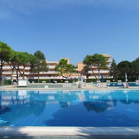 Relax And Enjoy In A Pool Paradise - Beahost Apartment