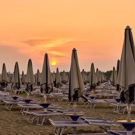 Relax And Enjoy In A Pool Paradise - Beahost Apartment Bibione